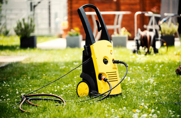 Best Animal Enclosure Cleaning  in Cleveland, TX